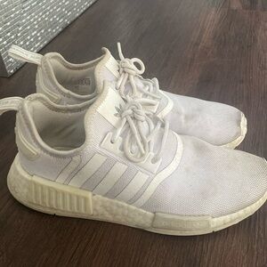 White Adidas shoes 7.5